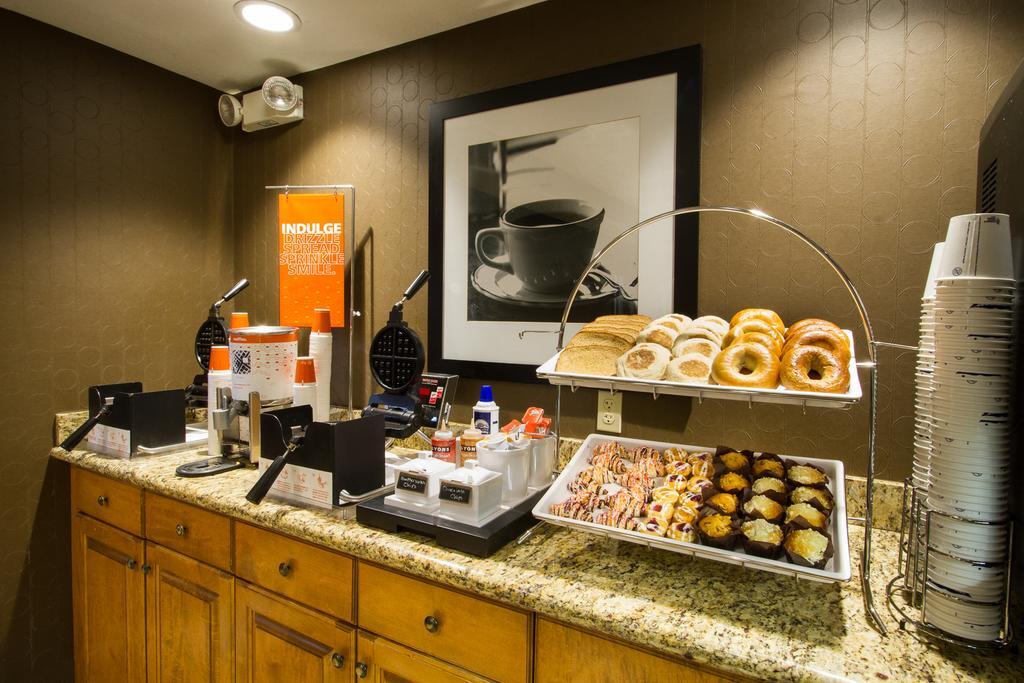 Hampton Inn & Suites El Paso de Robles Restaurant foto
